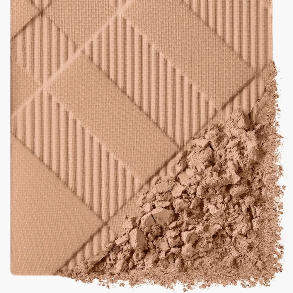 BURBERRY Outdoor Blush in 11 Sand Beige NEW IN BOX - Picture 4 of 8